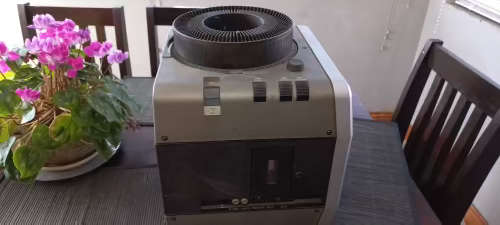 Slide viewer telex