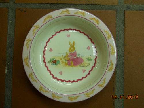 Bunnykins porringer in pink .Brand new.Mother and baby bunny.