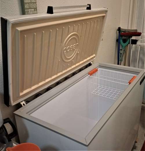 Chest freezer