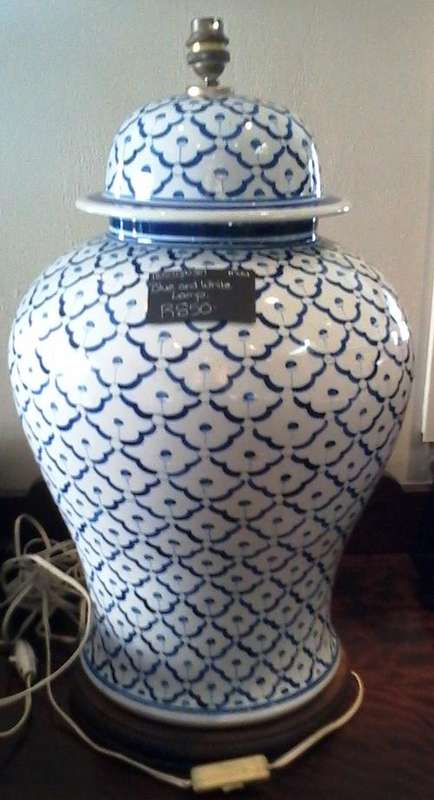 Blue and whie lamp