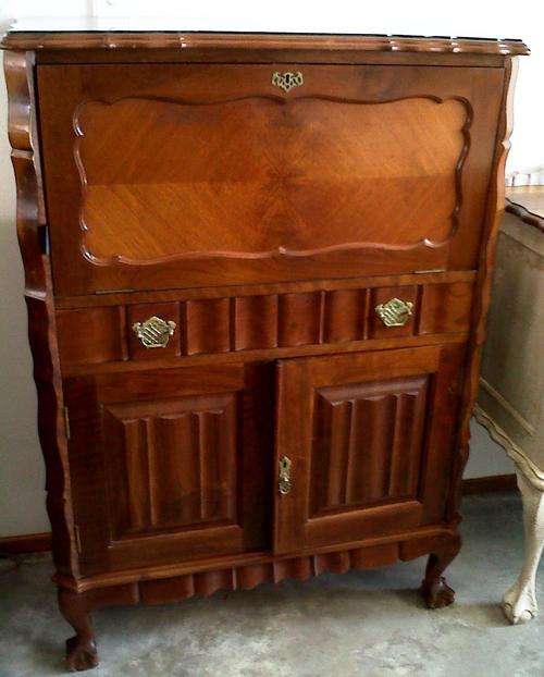 Ball and Claw drinks cabinet