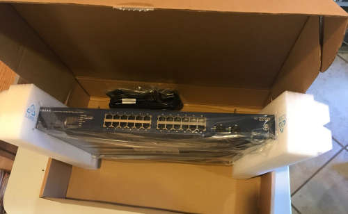 1 x Netgear 24 Port Gigabit Smart Switch ¿ P/no: GS724T-400EUS ¿ (brand new in box)