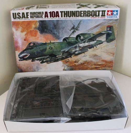 1/48 - A10 Thunderbolt II USAF  - Tamiya
