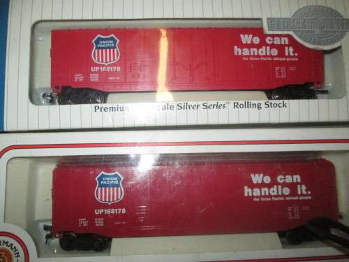 UNION PACIFIC PLUG DOOR BOX CARS X 2