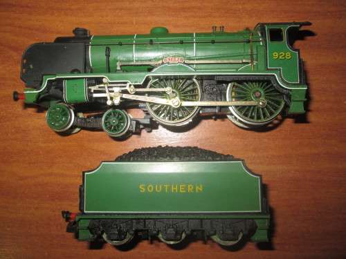 HORNBY H/O STOWE LOCOMOTIVE 0/4/4 WITH TENDER