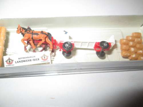 PREISER N GAUGE LANDWARP BEER WAGON WITH BARRELS