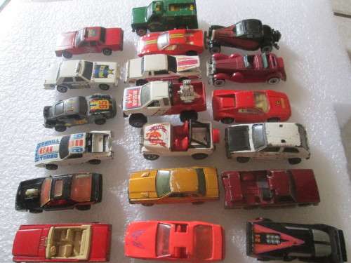 HOT WHEELS X 19