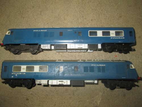 TRIANG PULLMAN COACHES X 2