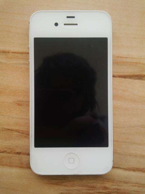 White Apple iPhone 4s 16gb (Good condition)