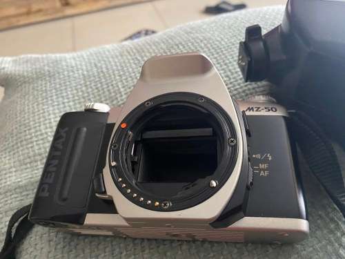 PENTAX MZ-50 (NOT TESTED/NOT SURE IF IT IS WORKING)