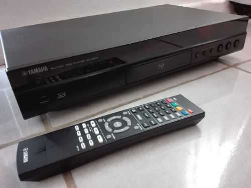 Yamaha bd s671 Blu-ray player + 10bd discs