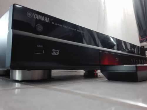 Yamaha bd s671 Blu-ray player + 10bd discs