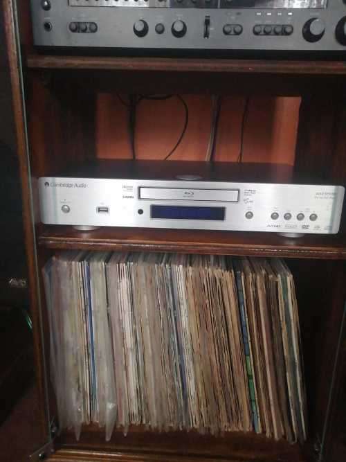 Cambridge audio azur 650bd (only reads DVD/CD/no remote)