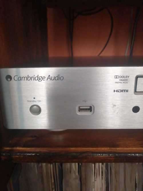 Cambridge audio azur 650bd (only reads DVD/CD/no remote)