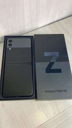 Samsung Z flip 3 DUAL SIM  (11 months old)