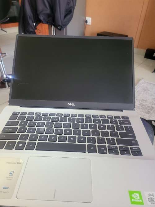 Dell Inspiron 14 5490 8gb RAM 512ssd 10th Gen i7