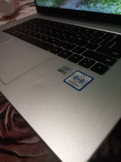 Powerfull Huawei D15 i3 256gb ssd laptop (Few scratches, please check pics)