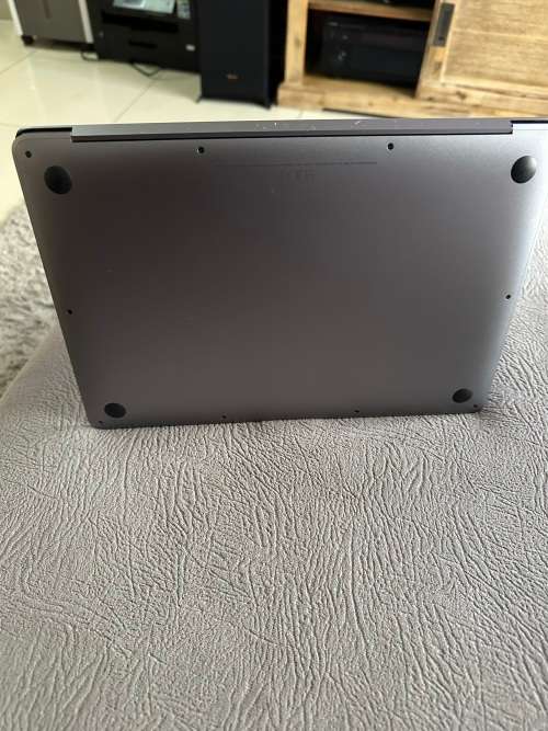 Apple MacBook Air 13` 2020 M1 (battery count 32)