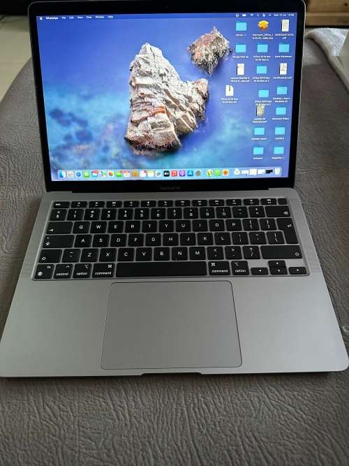 Apple MacBook Air 13` 2020 M1 (battery count 32)