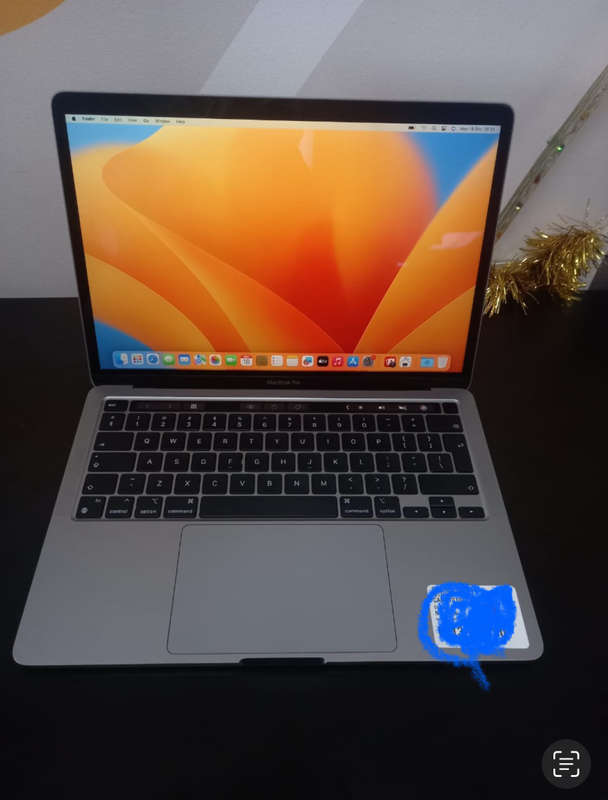 MacBook Pro M2  (2022)(46 cycle count - NEW CONDITION)