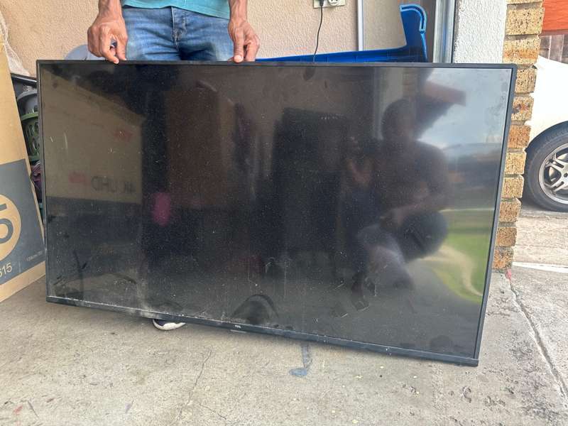 TCL P615K 4K Smart Android TV (Broken/read description)