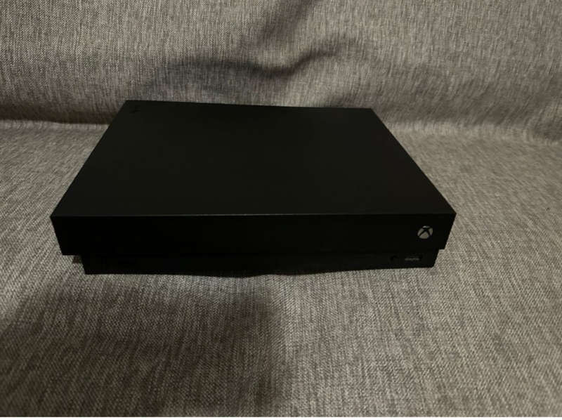 Xbox 1X 1tb (Free Gift Worth R999 included)