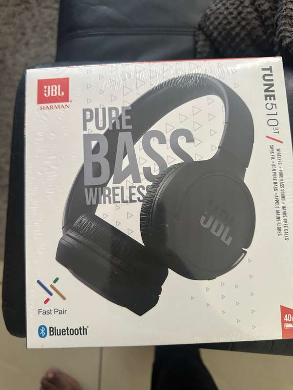 JBL Wireless On-Ear Headphones Over-ear Bluetooth Headphones Foldable (Black)