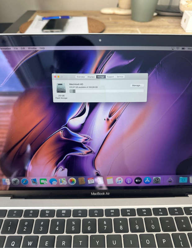2020 Macbook Air 13 Inch Intel Core i3 (256 SSD)8GB RAM
