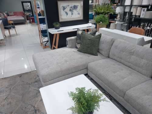 Willow corner Unit (used 6months) COLLECTION ONLY IN RUSTENBURG