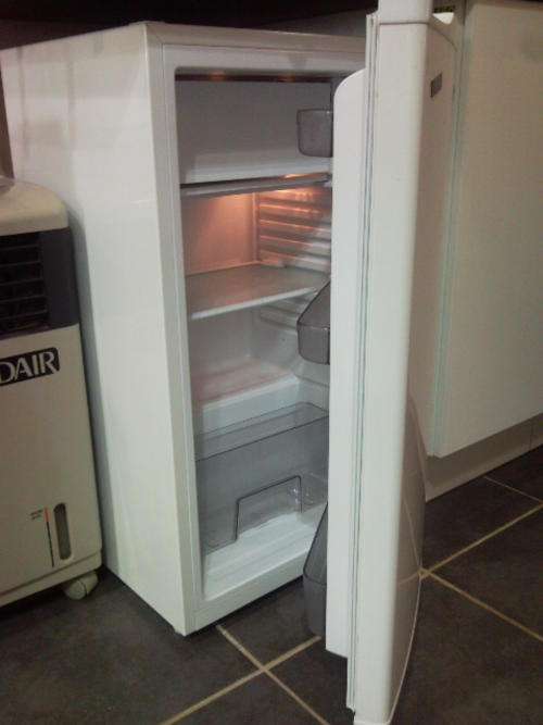 Futronic undercounter bar fridge
