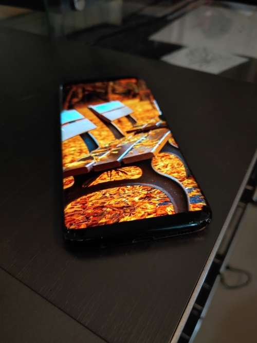 Samsung Galaxy S8 **Cracked** - Perfect Working Order