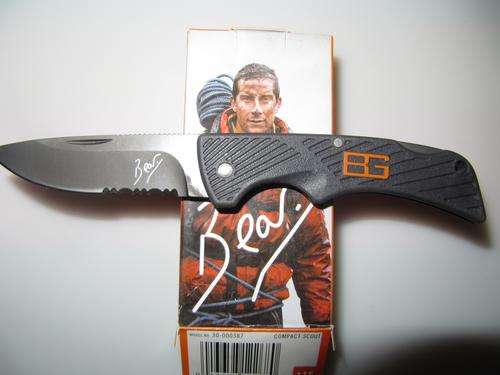 Brand New bargain Bear Grylls Knives plus pocket guide