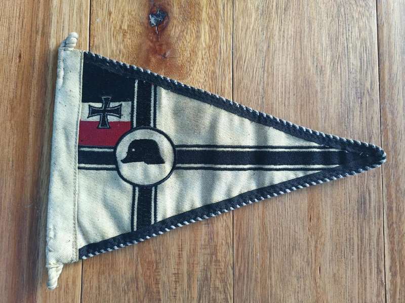WW1 GERMAN STAHLHELM PENNANT FLAG