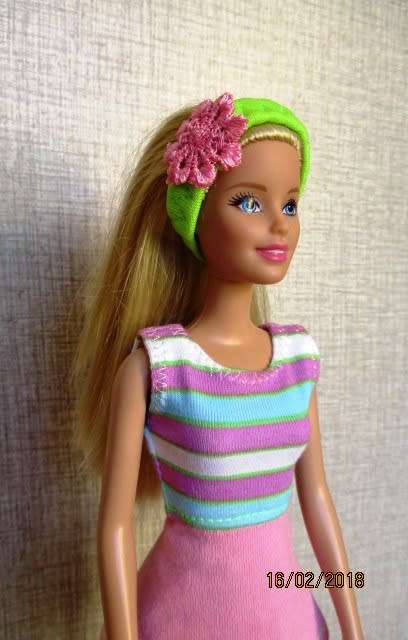 Barbie cycle shorts with fitted top and head band.