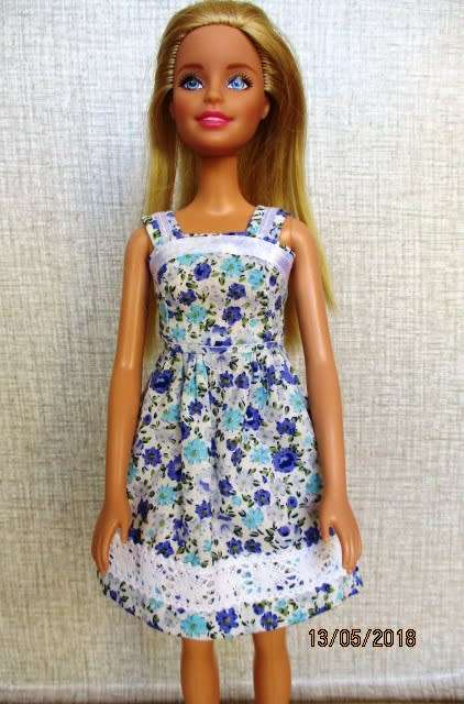Barbie doll's dress - blue floral