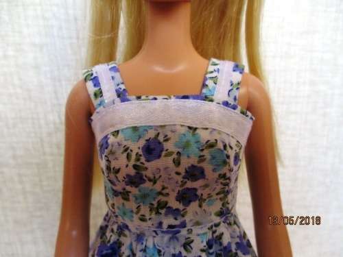 Barbie doll's dress - blue floral
