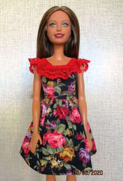 Barbie doll's dress - black rose / red lace