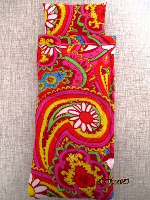 Barbie doll's sleeping bag and nightie set - green/red