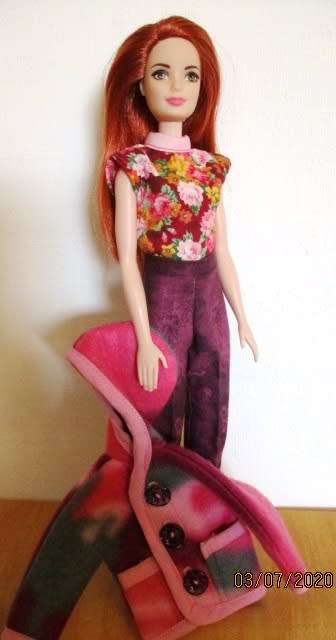 Barbie doll's winter set - pink/grape