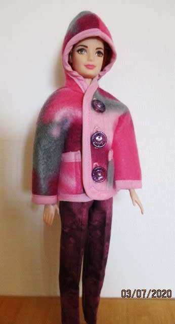 Barbie doll's winter set - pink/grape