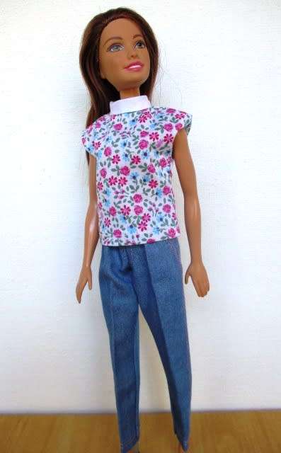 Barbie doll`s winter set - pink and denim