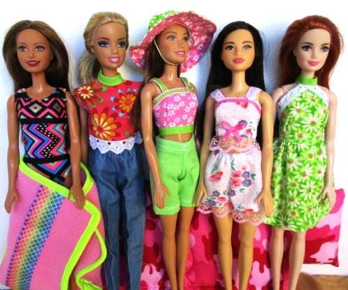 Barbie doll`s SUMMER HOLIDAY no. 15 - 5 outfits + sleeping bag