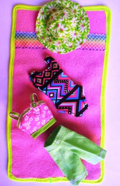 Barbie doll`s SUMMER HOLIDAY no. 15 - 5 outfits + sleeping bag