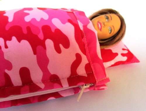 Barbie doll`s SUMMER HOLIDAY no. 15 - 5 outfits + sleeping bag