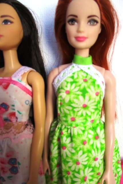 Barbie doll`s SUMMER HOLIDAY no. 15 - 5 outfits + sleeping bag