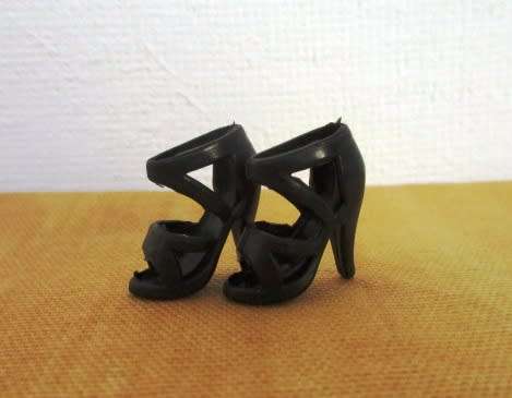 Barbie doll`s shoes - black