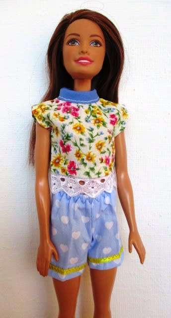 Barbie doll`s mix and match set - pants, shorts, two tops - blue/yellow