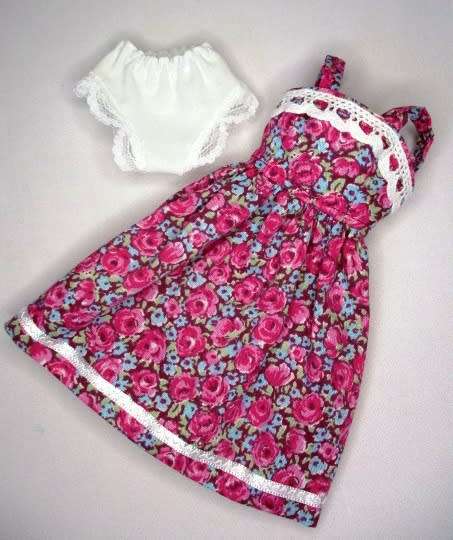 Barbie doll`s SUMMER HOLIDAY set no. 17 - 5 outfits plus sleeping bag