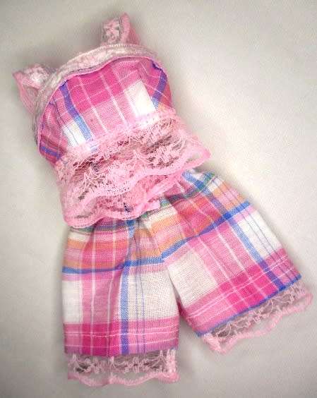 Barbie doll`s SUMMER HOLIDAY set no. 17 - 5 outfits plus sleeping bag