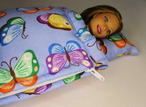 Barbie doll`s SUMMER HOLIDAY set no. 17 - 5 outfits plus sleeping bag
